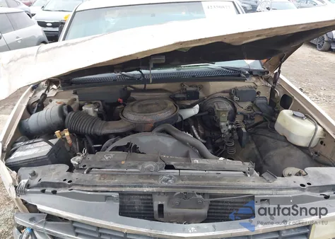 1993 Chevrolet Gmt-400 C1500 из США, поврежденный, VIN 1GCEC14K8PE124478